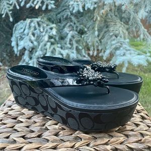 Coach Norice Signature C Black Platform Wedge Beaded Flower Thong Toe Flip Flops
